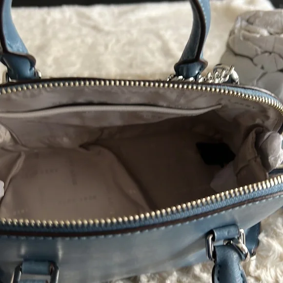 Brand new authentic DKNY shoulder bag - Picture 3 of 4